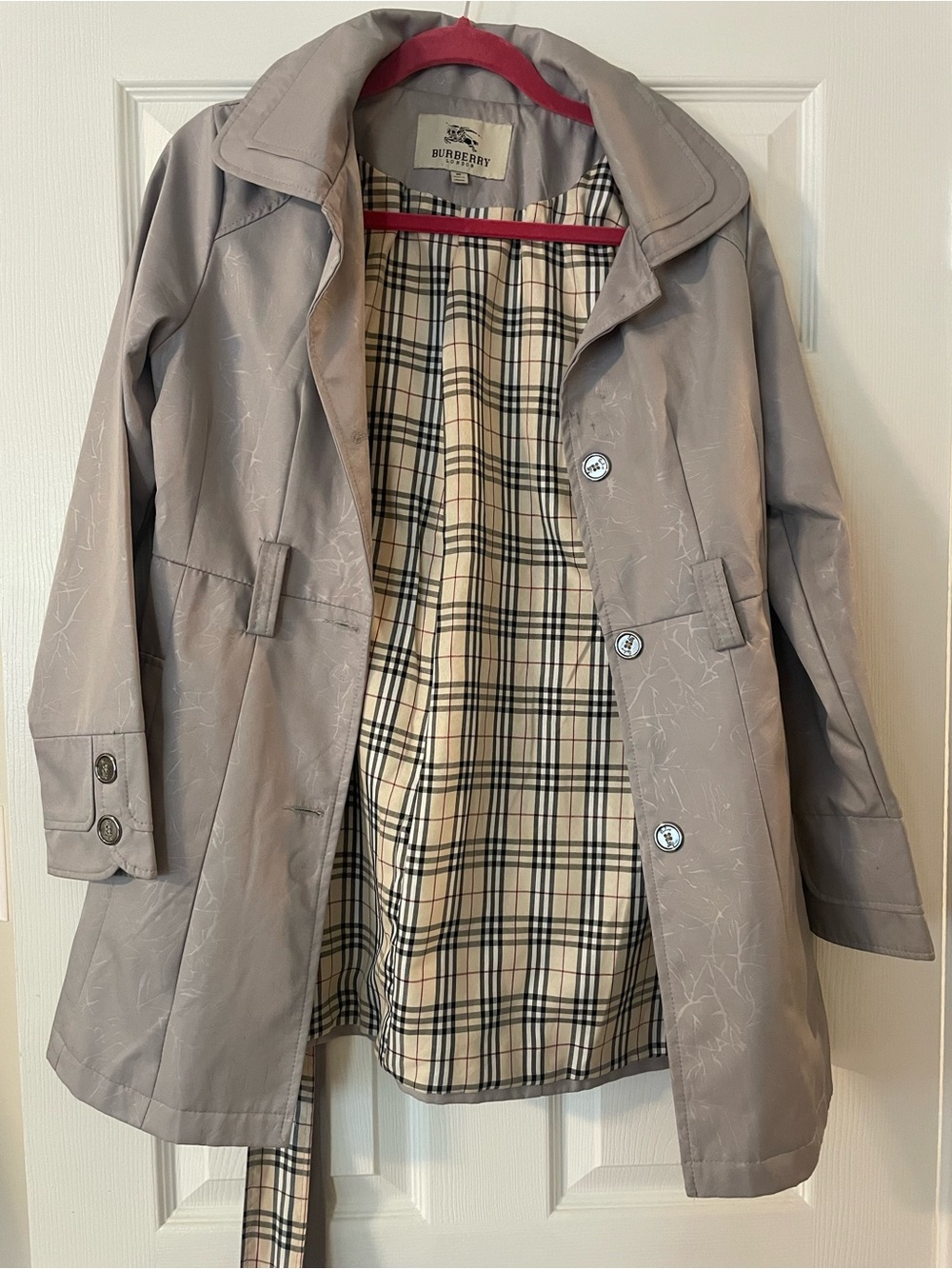 Vintage Burberry Women’s Light Gray Trench Coat with Signature Check Lining